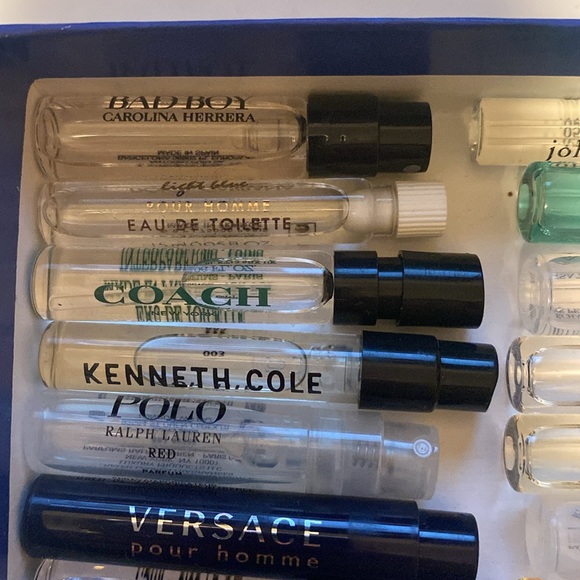 Bundle of 22 designer cologne samplers - Picture 2 of 5